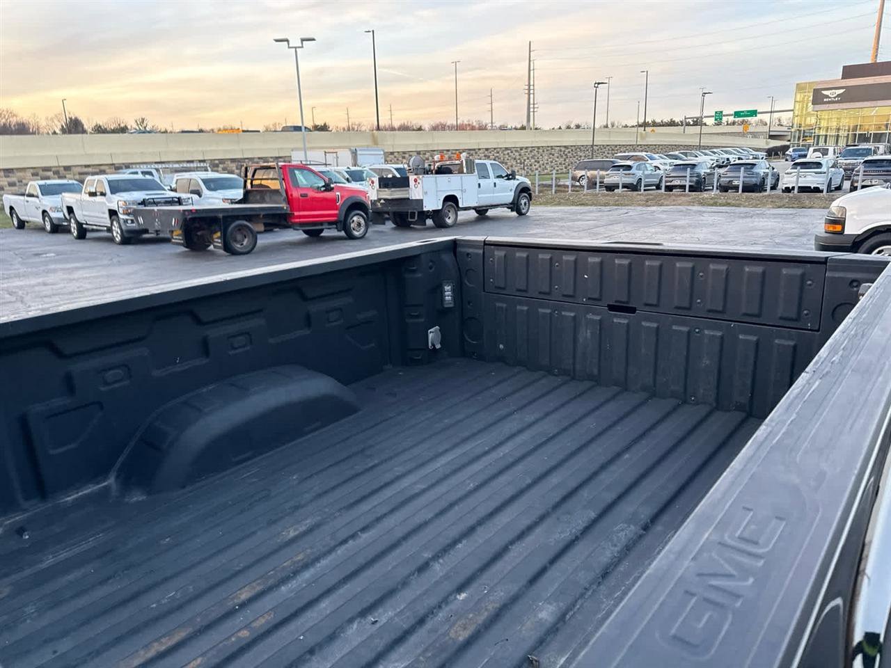 Used 2022 GMC Sierra 2500 Denali w/ Denali Ultimate Package AWD/4WD image 9