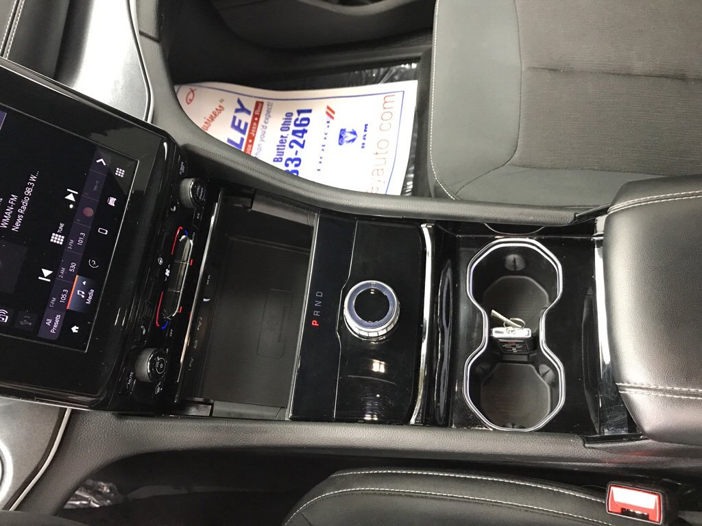 Used 2023 Jeep Grand Cherokee L Laredo w/ Luxury Tech Group I AWD/4WD image 11