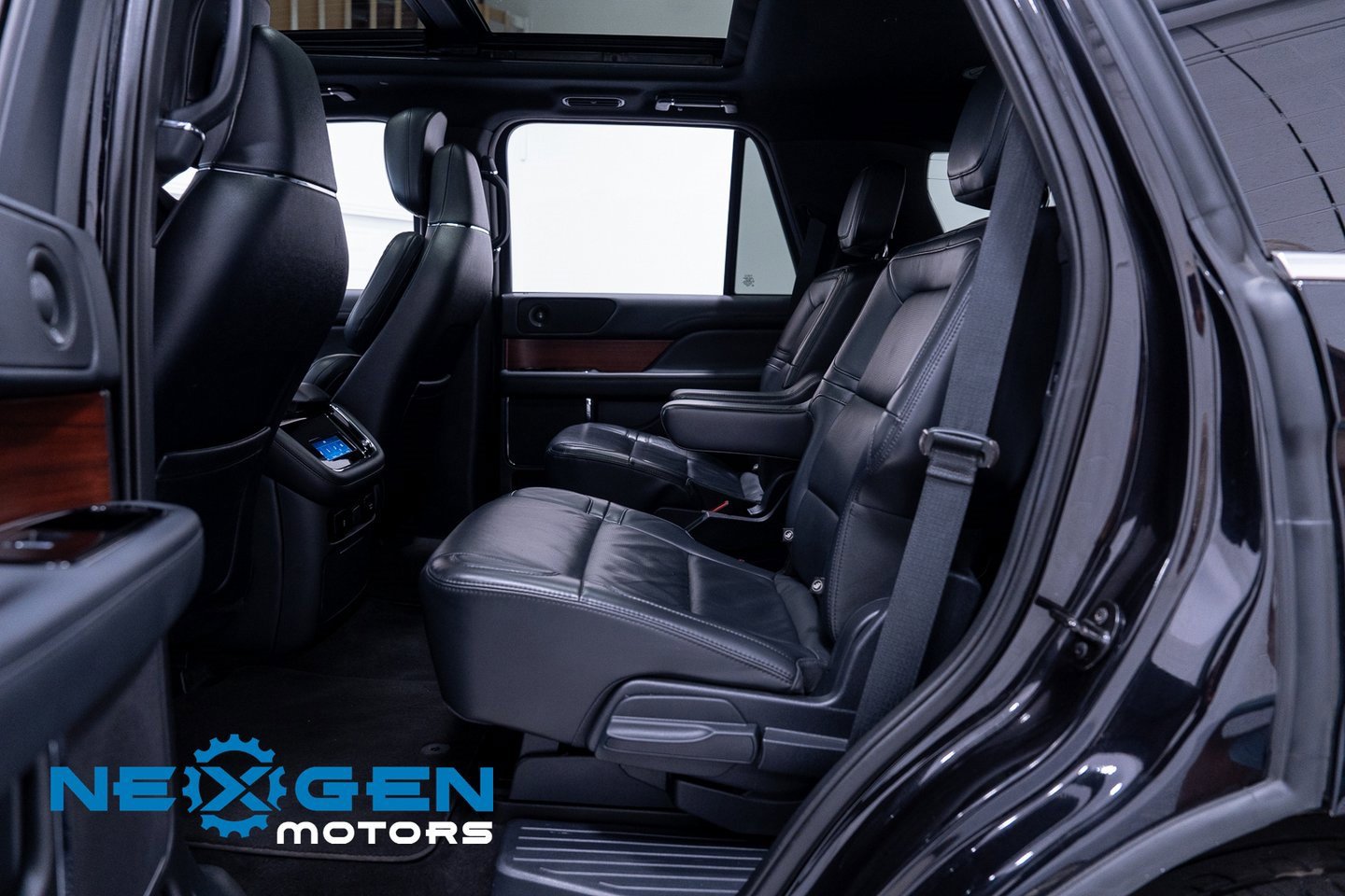 Used 2022 Lincoln Navigator Reserve image 42