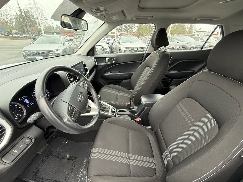 Certified 2022 Hyundai Venue SEL image 12