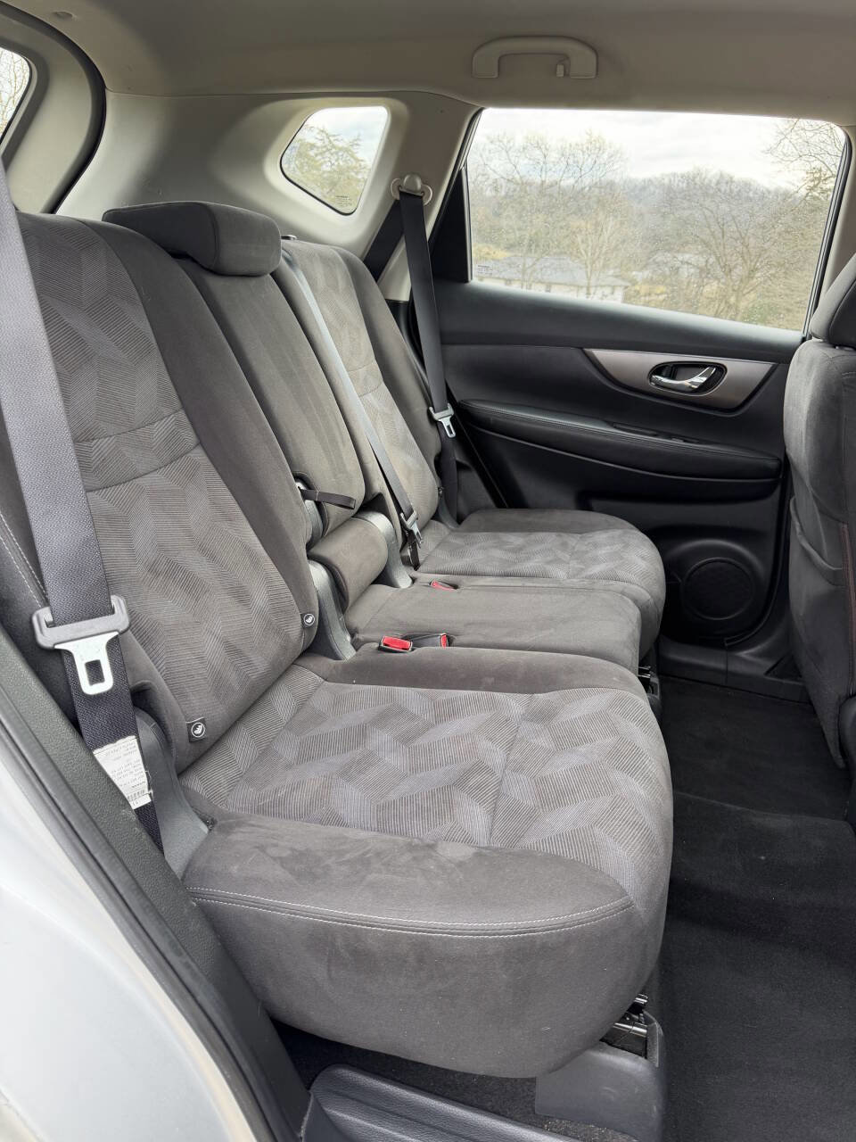 Used 2015 Nissan Rogue S image 21