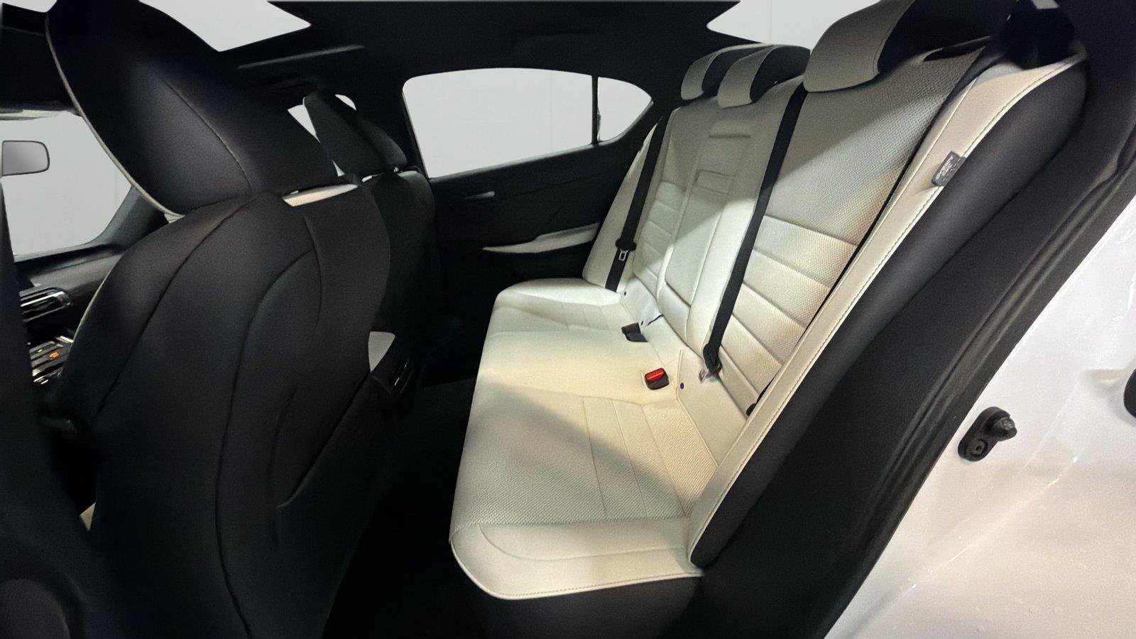 Used 2022 Lexus IS 350 F Sport RWD image 11