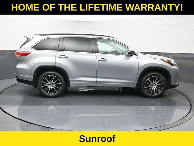 Used 2017 Toyota Highlander SE AWD/4WD image 7