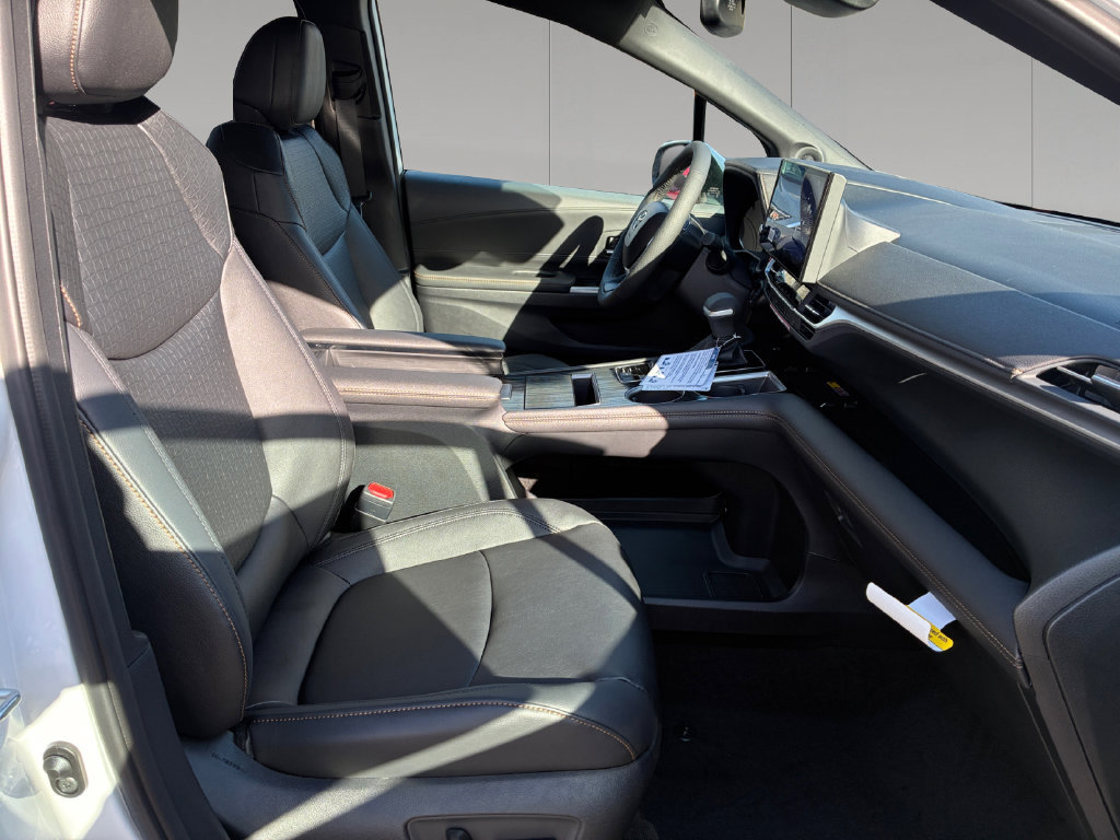 New 2026 Toyota Sienna XLE Woodland Edition AWD/4WD image 18