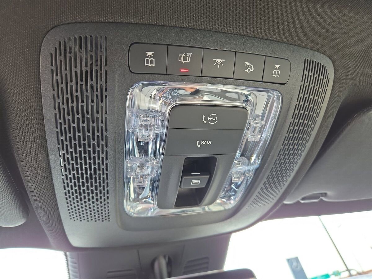 New 2026 Mercedes-Benz GLB 250 image 26