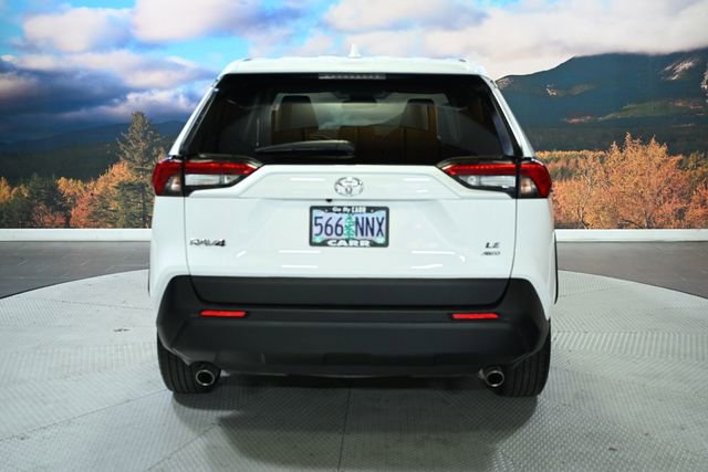 Used 2022 Toyota RAV4 LE image 7