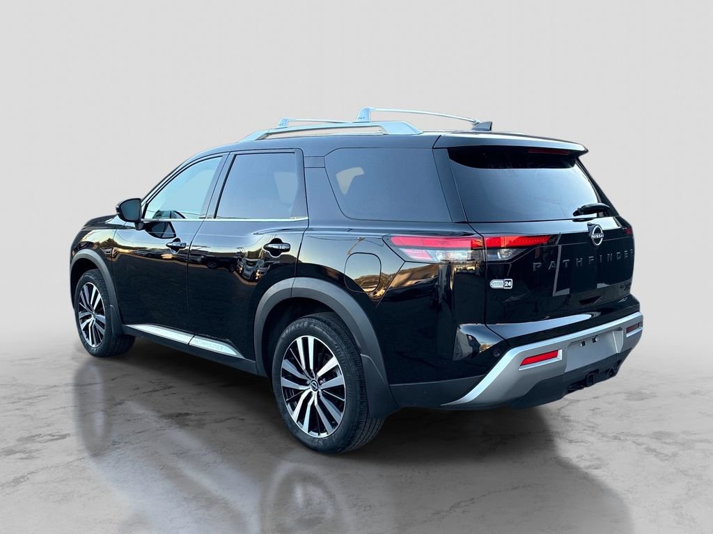 Certified 2024 Nissan Pathfinder Platinum w/ Black Appearance Package AWD/4WD image 5