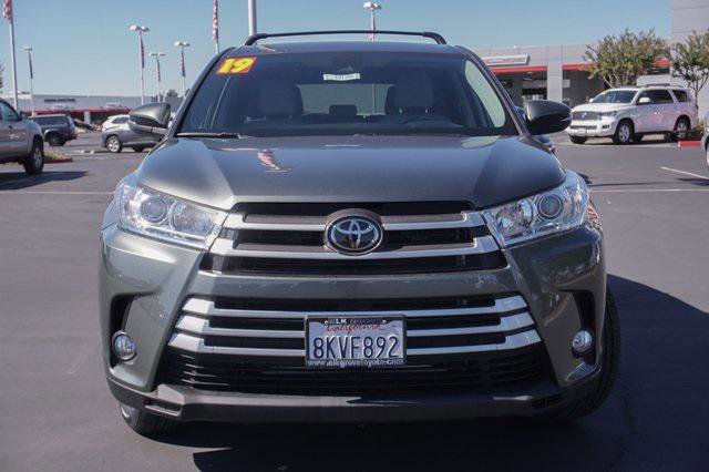 Certified 2019 Toyota Highlander Plus FWD image 9