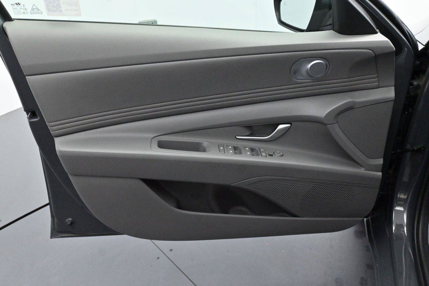 Used 2024 Hyundai Elantra SEL w/ Convenience Package FWD image 10