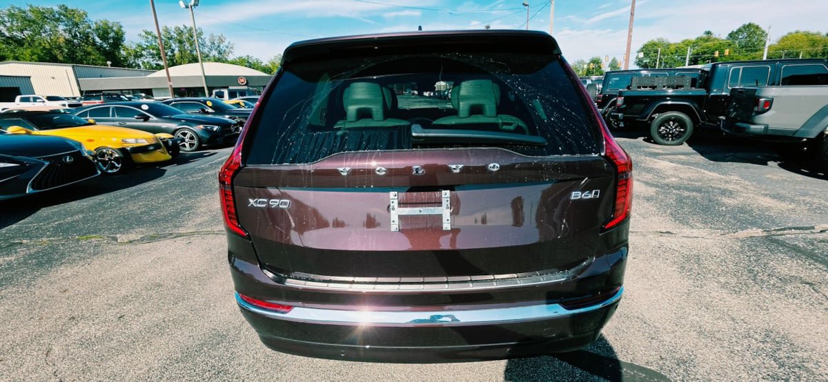 Used 2025 Volvo XC90 B6 Ultra w/ Lounge Package AWD/4WD image 5