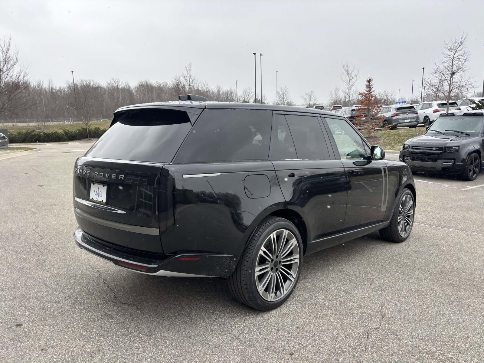 New 2026 Land Rover Range Rover SE image 5