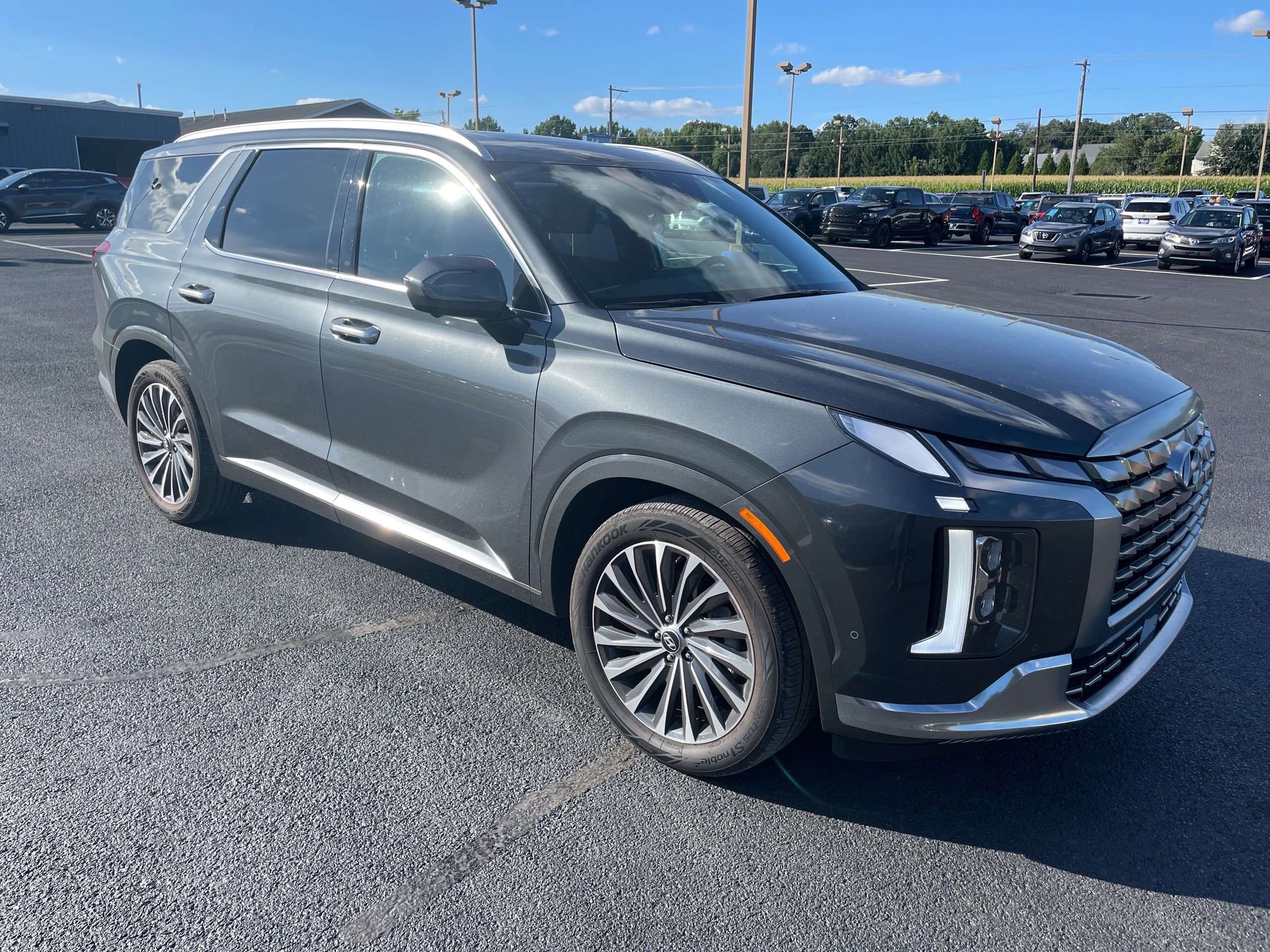 Used 2023 Hyundai Palisade Calligraphy w/ Cargo Package AWD/4WD image 8