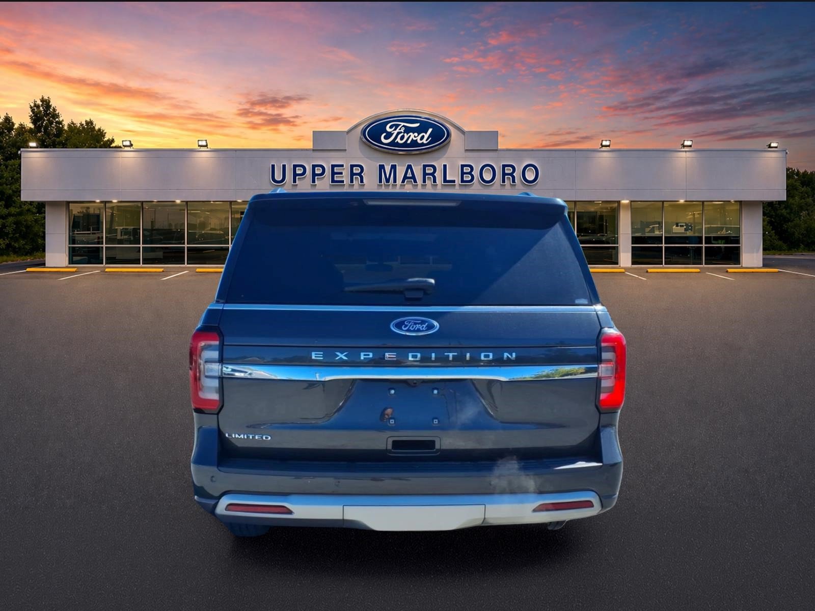 Used 2024 Ford Expedition Limited AWD/4WD image 7