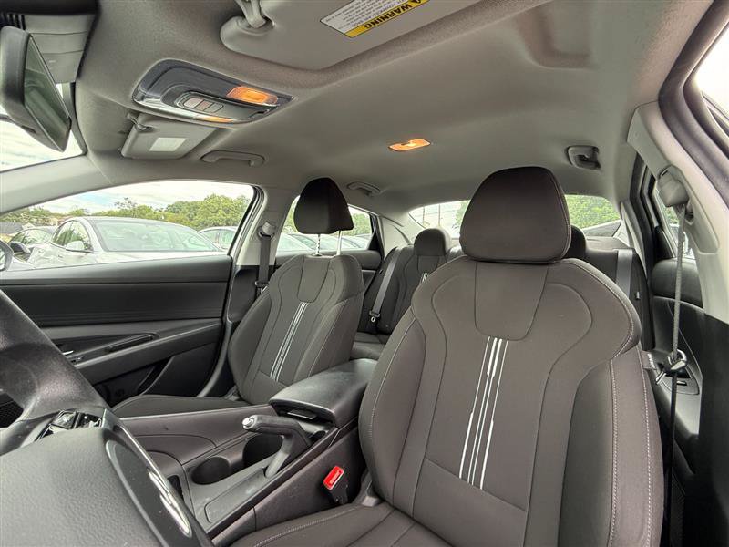 Used 2024 Hyundai Elantra SEL FWD image 9