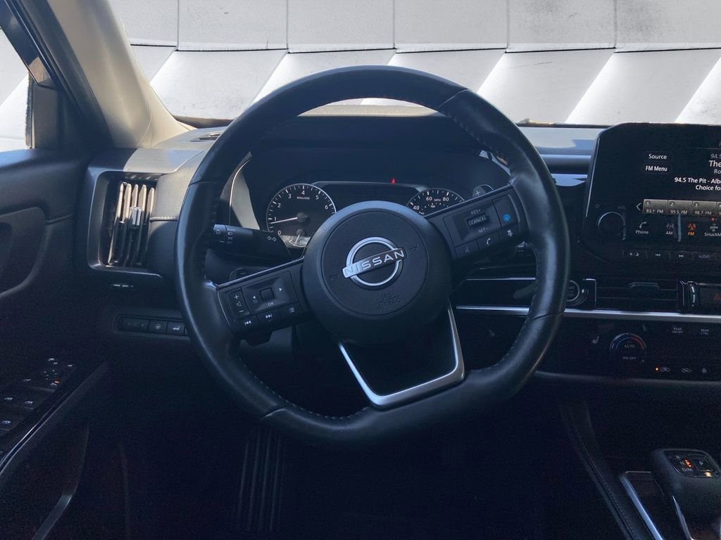 Used 2023 Nissan Pathfinder SL FWD image 8