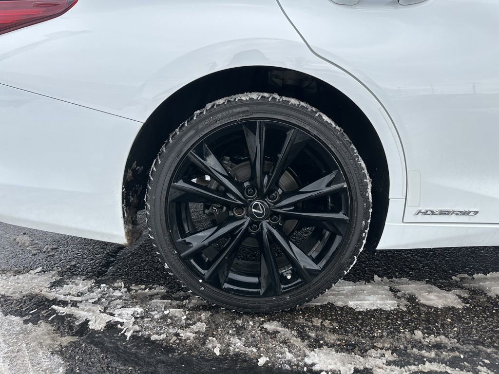 Used 2022 Lexus ES 300h F Sport w/ Accessory Package image 22