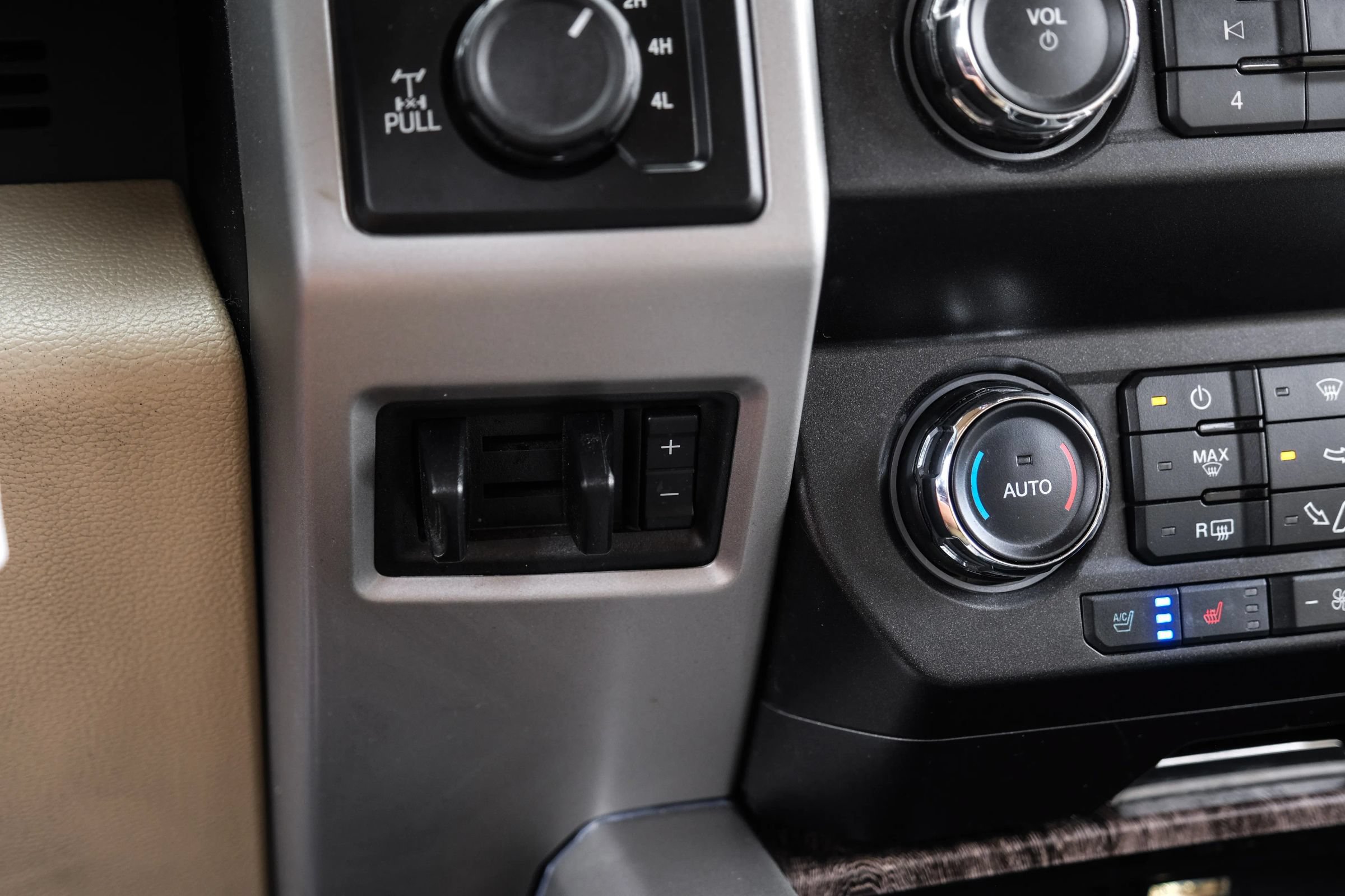 Used 2019 Ford F250 Lariat w/ Chrome Package AWD/4WD image 34