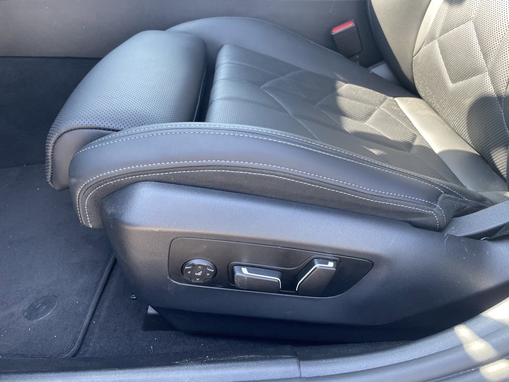 Used 2024 BMW i5 eDrive40i image 19