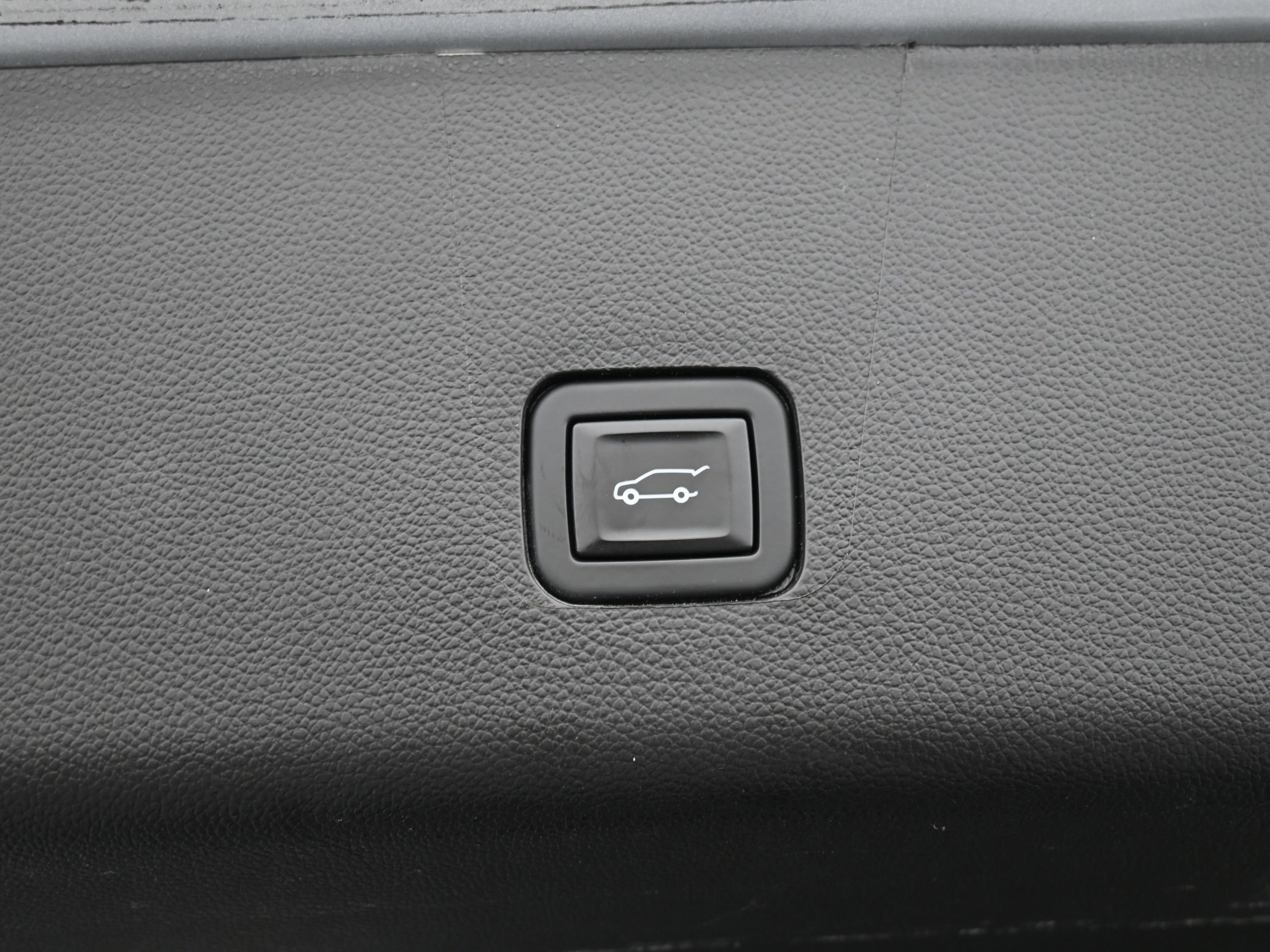 Used 2020 Chevrolet Traverse LT image 20