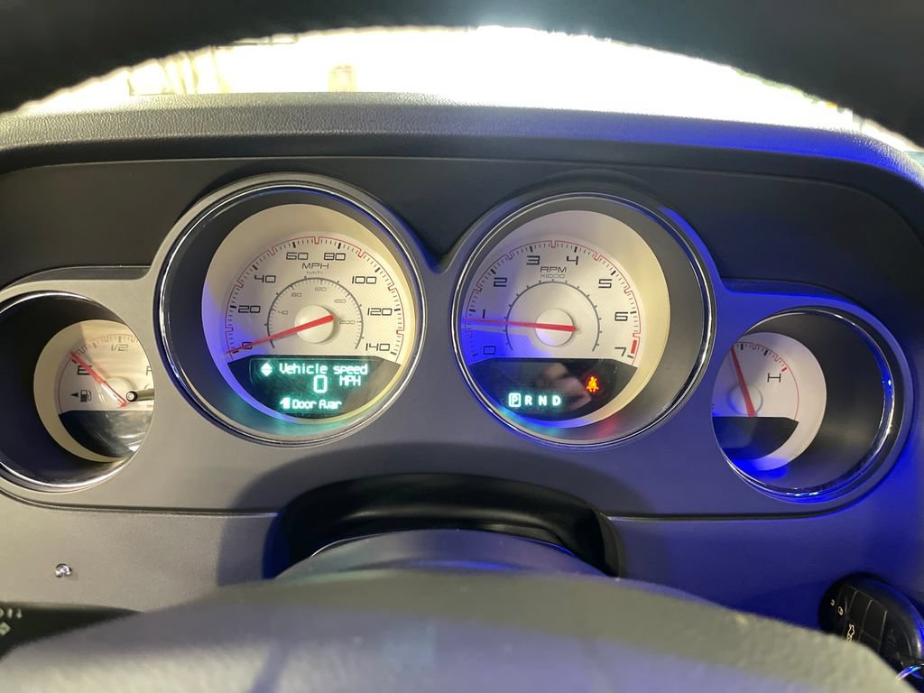 Used 2013 Dodge Challenger SXT RWD image 21