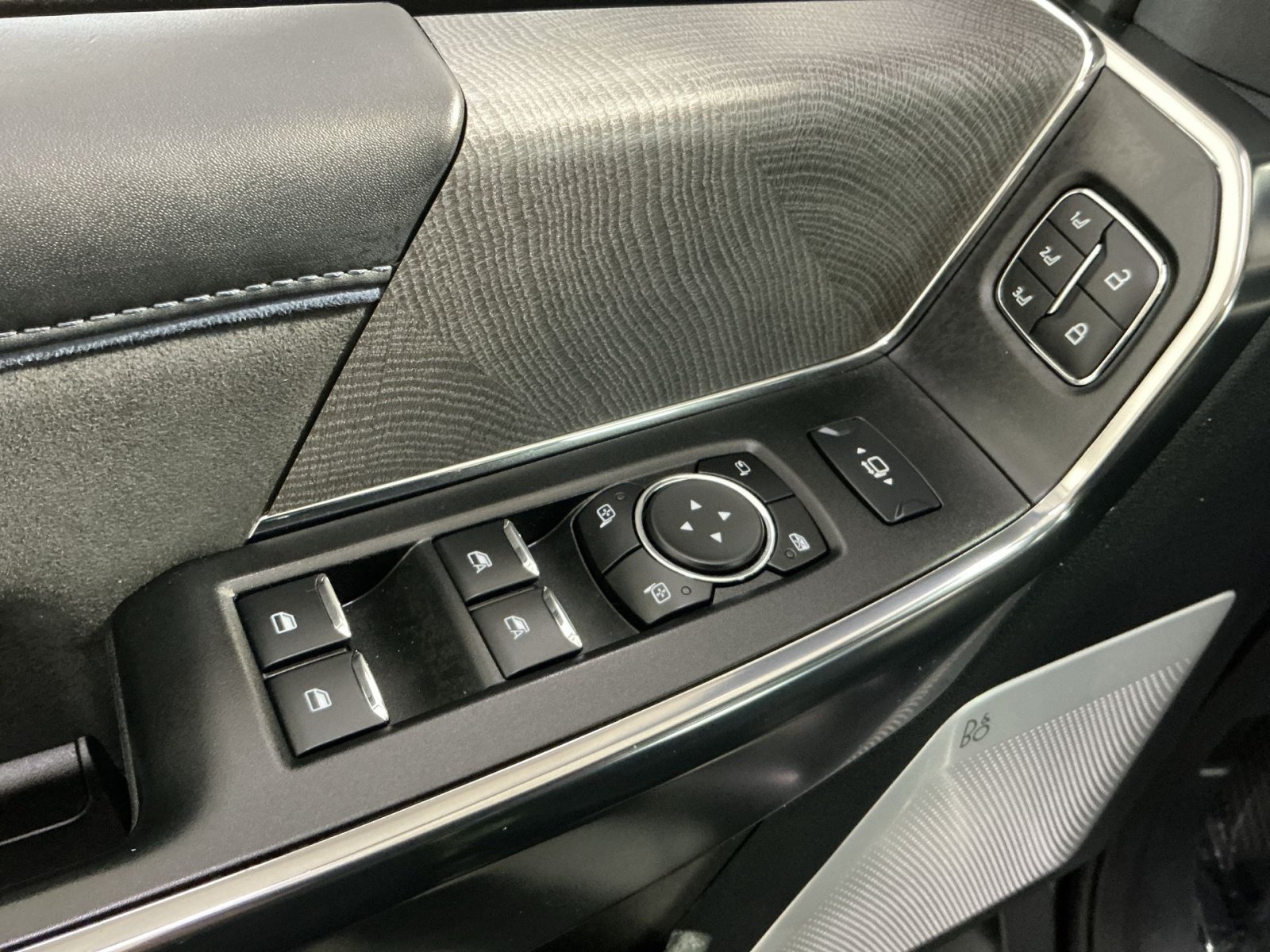 Used 2025 Ford F250 Platinum AWD/4WD image 16