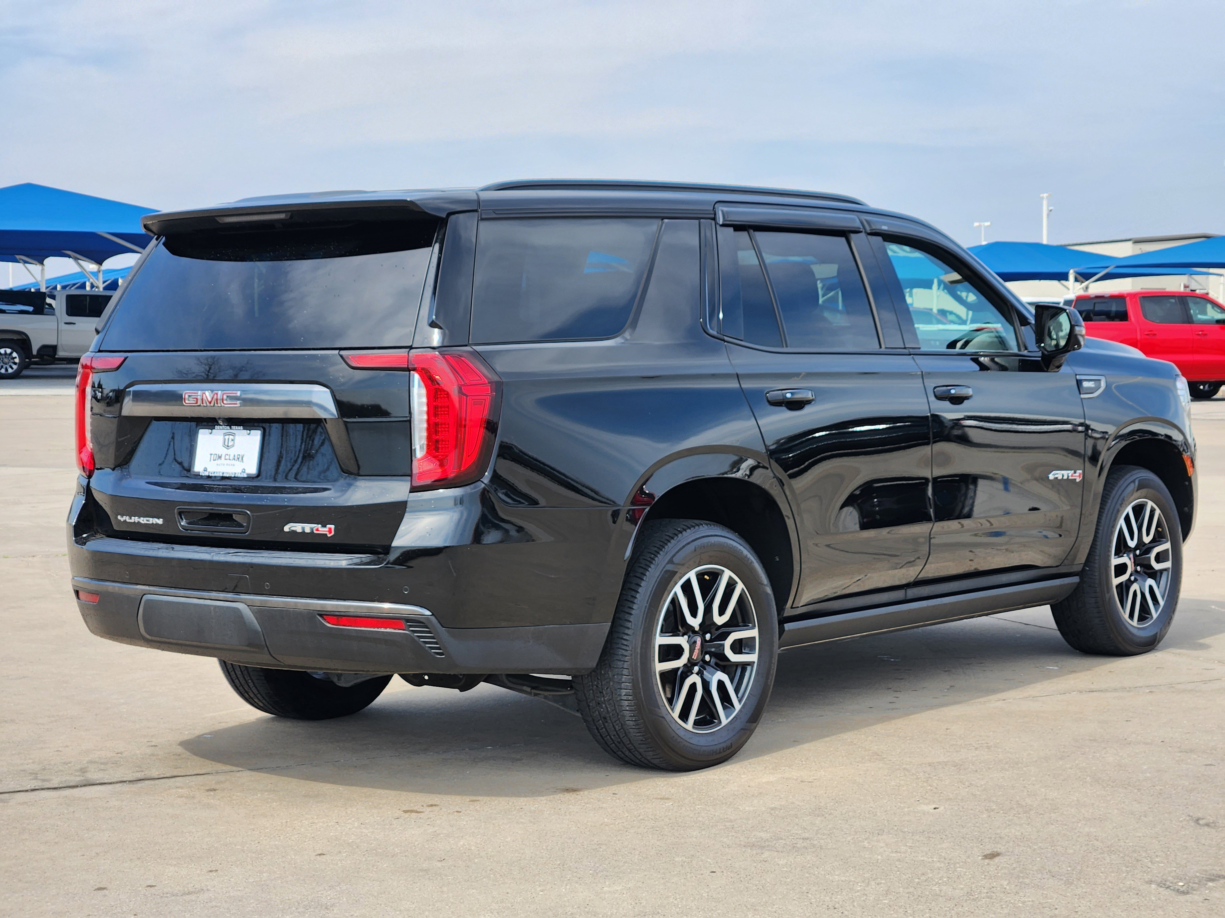 Used 2021 GMC Yukon AT4 w/ AT4 Premium Package image 7