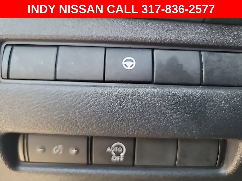 Used 2023 Nissan Rogue SV AWD/4WD image 17