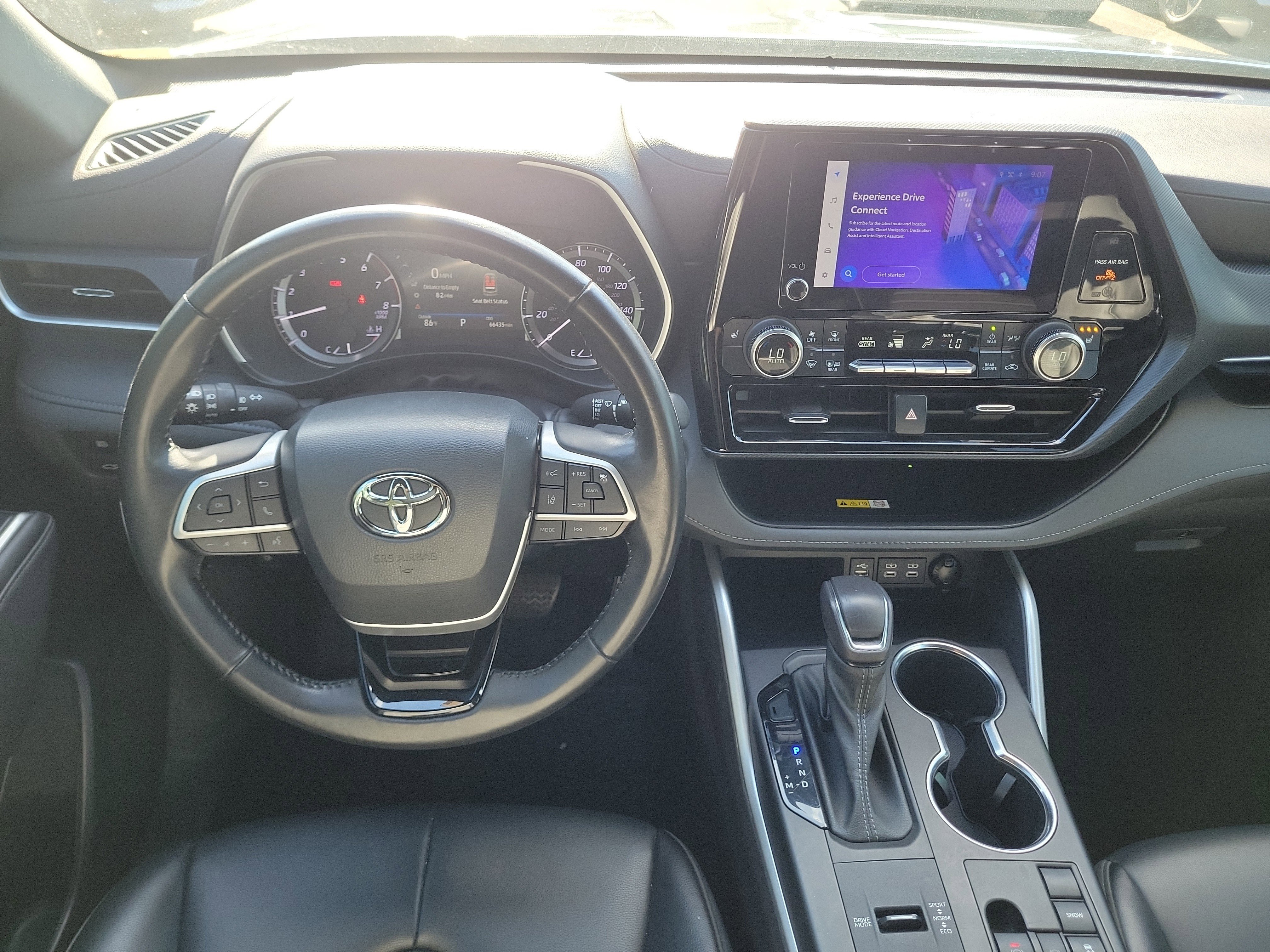 Used 2023 Toyota Highlander XSE FWD image 19