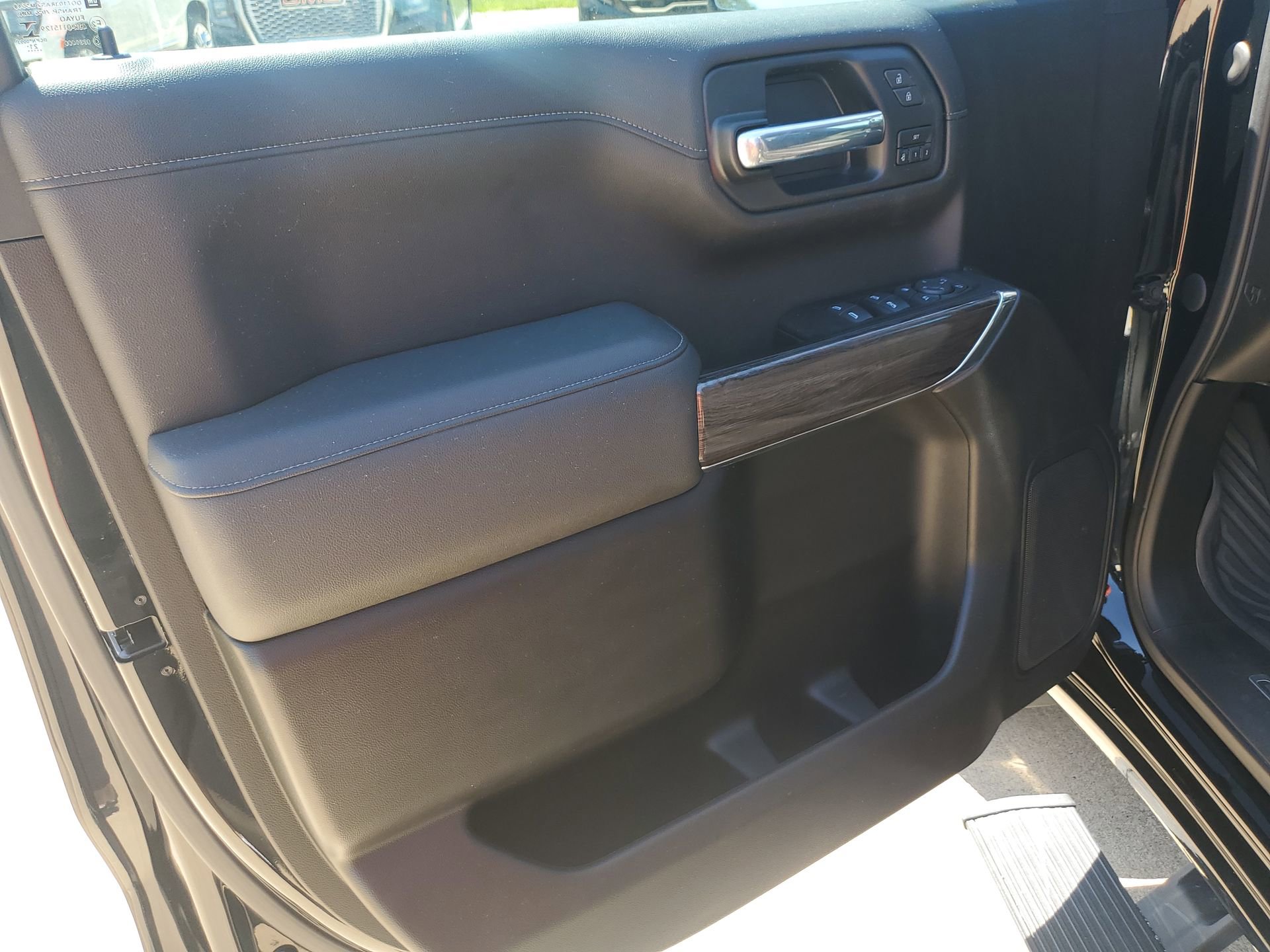 Used 2022 Chevrolet Silverado 1500 LTZ AWD/4WD image 28