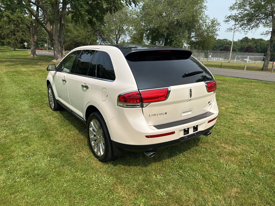 Used 2012 Lincoln MKX AWD image 16