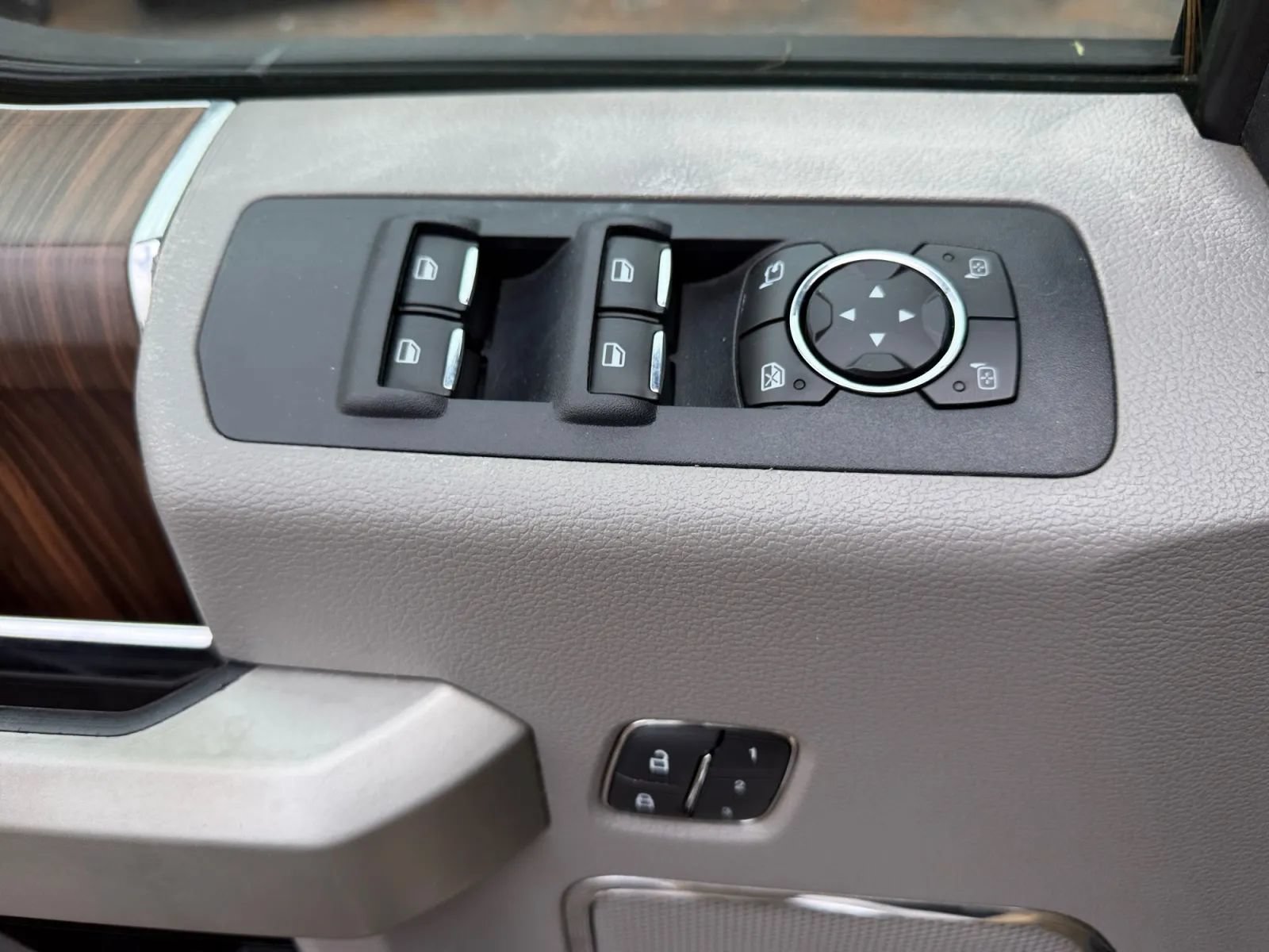 Used 2016 Ford F150 Lariat AWD/4WD image 14