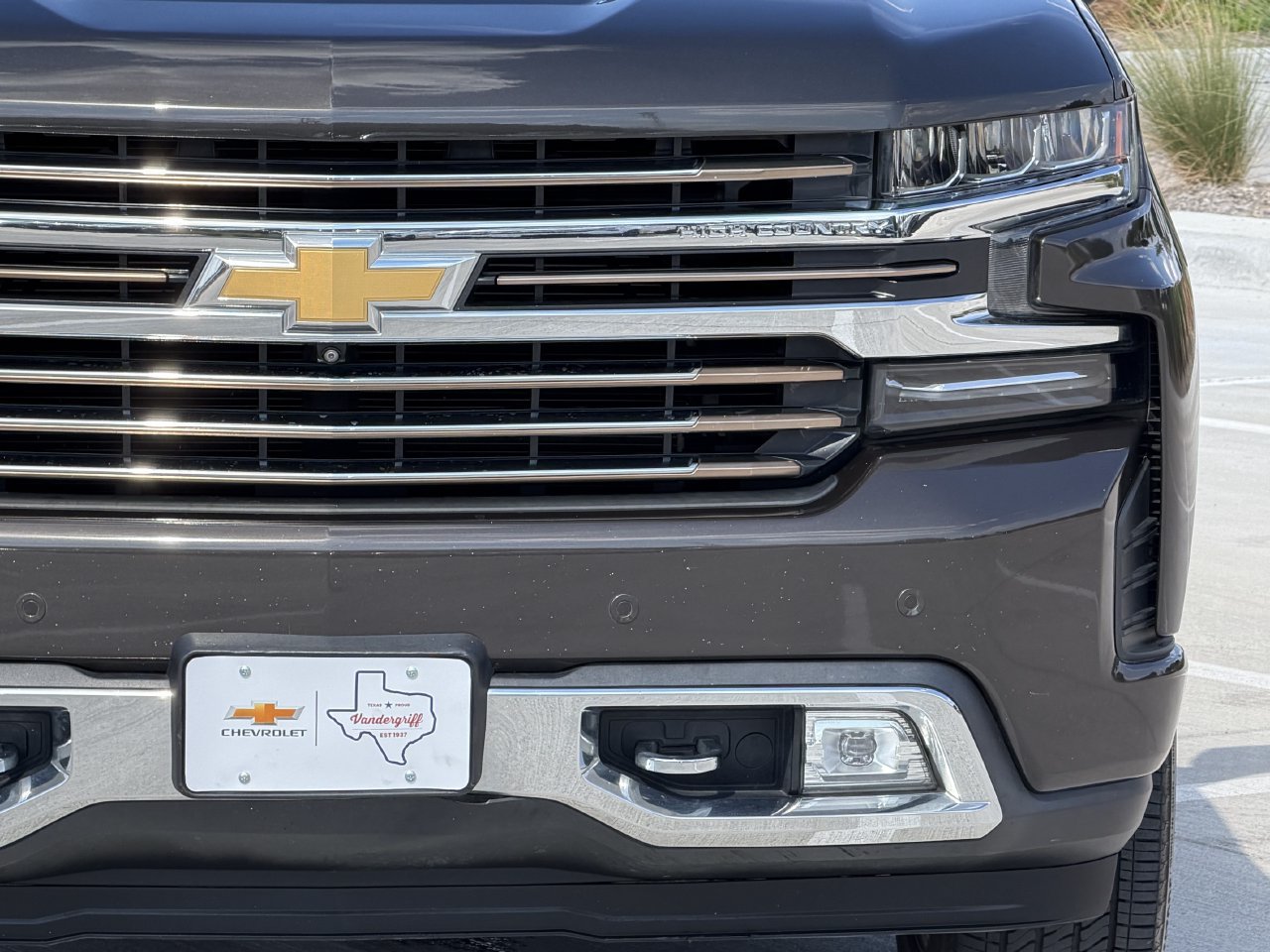 Used 2021 Chevrolet Silverado 1500 High Country w/ Technology Package AWD/4WD image 8
