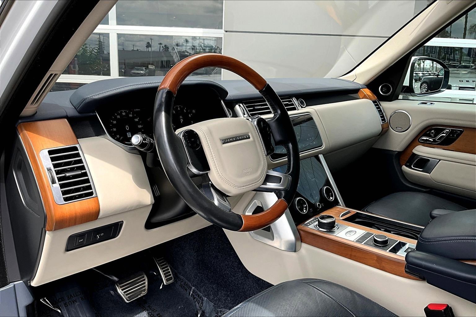 Used 2021 Land Rover Range Rover P525 Westminster Edition image 14