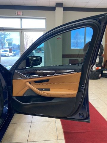 Used 2018 BMW 530i w/ Premium Package image 13
