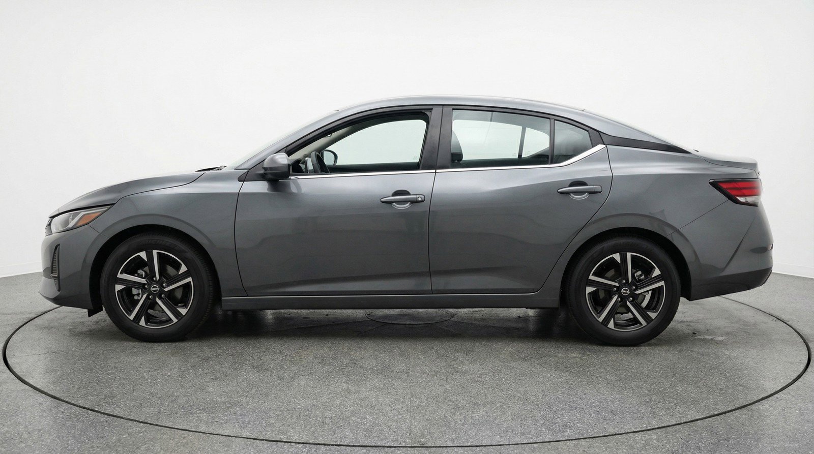 Used 2025 Nissan Sentra SV image 5