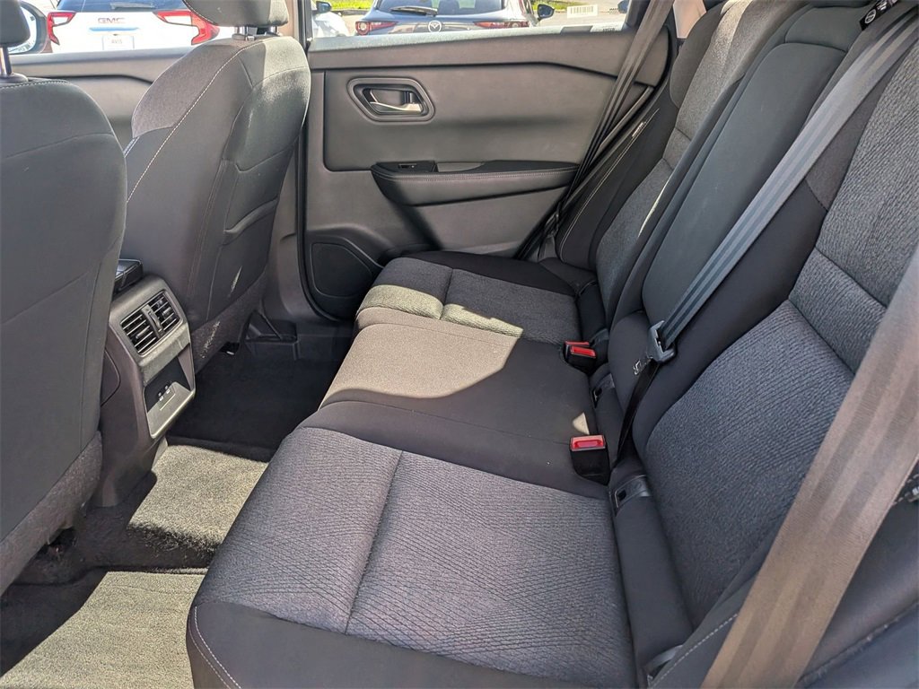 Used 2024 Nissan Rogue SV image 29