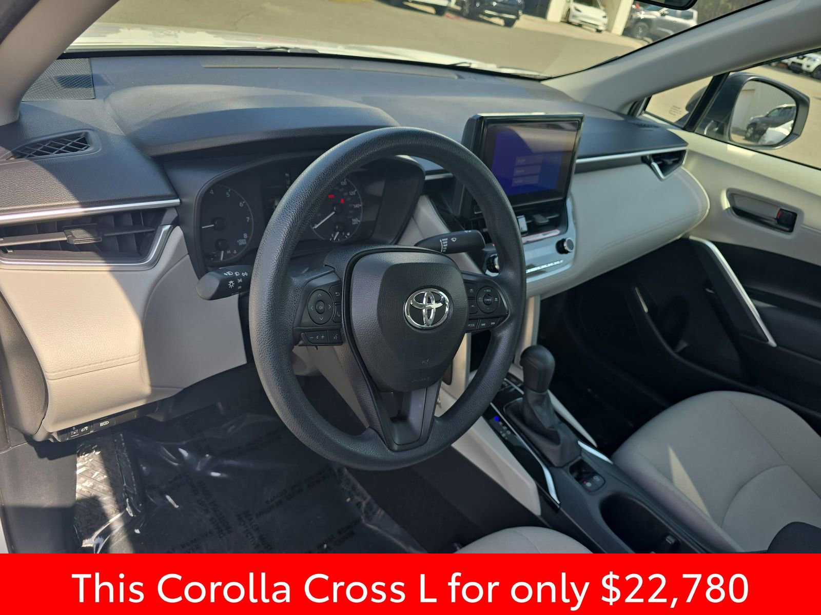 Used 2024 Toyota Corolla Cross L image 21