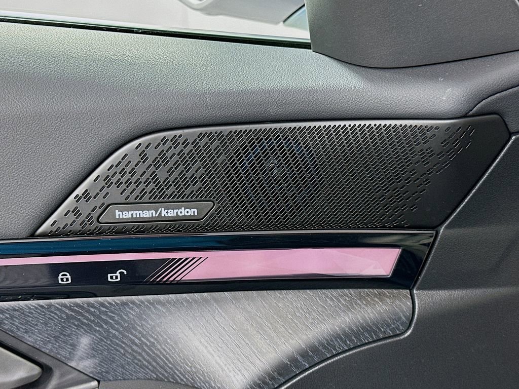 Used 2026 BMW i5 eDrive40 image 19