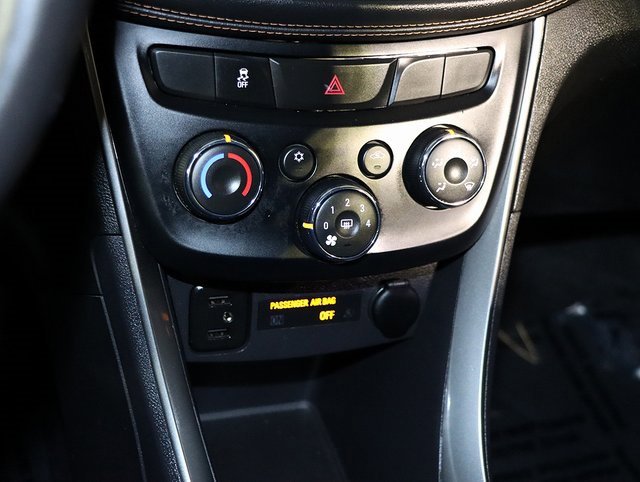 Used 2020 Chevrolet Trax LT w/ LT Convenience Package image 20