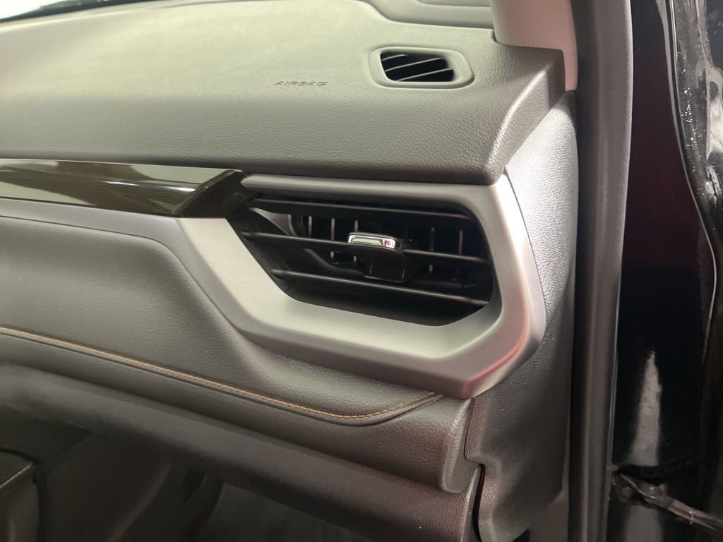 Used 2022 GMC Acadia AT4 w/ Technology Package image 22