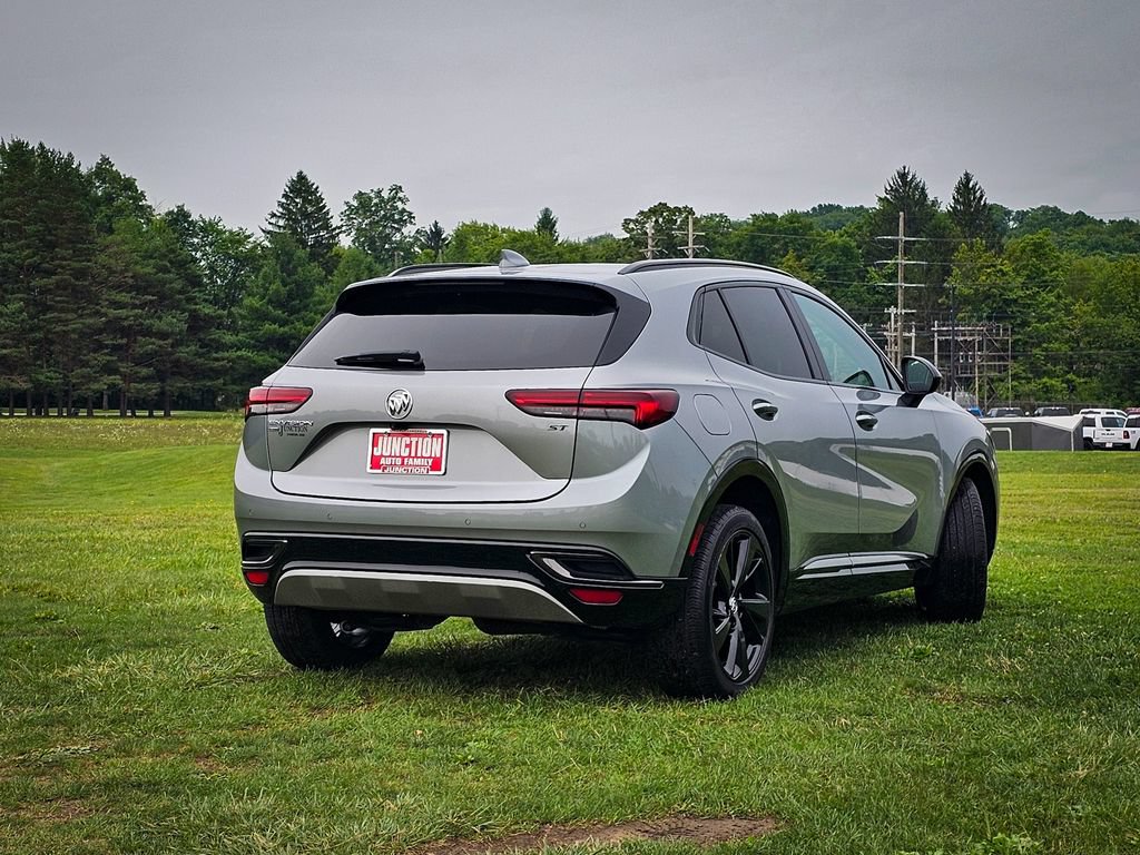 Used 2023 Buick Envision Essence w/ Sport Touring Package AWD/4WD image 4