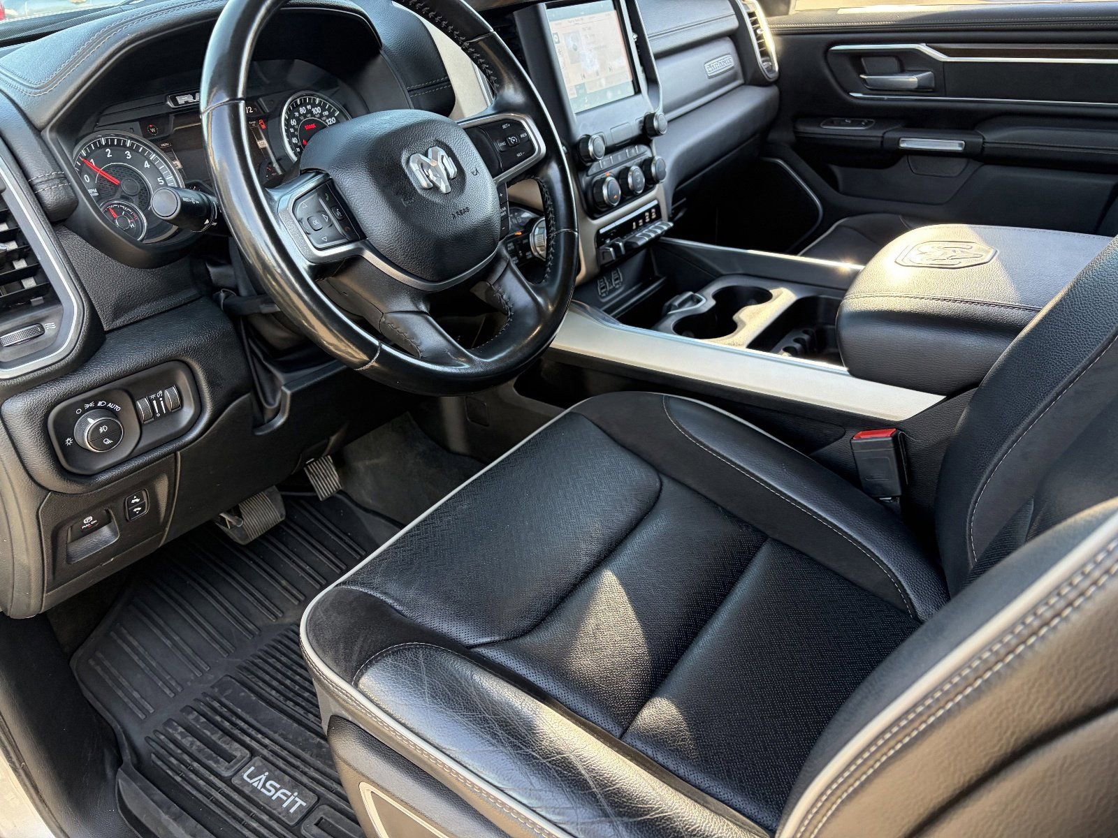 Used 2022 RAM 1500 Laramie AWD/4WD image 21