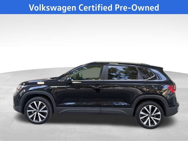 Certified 2022 Volkswagen Taos SE image 2