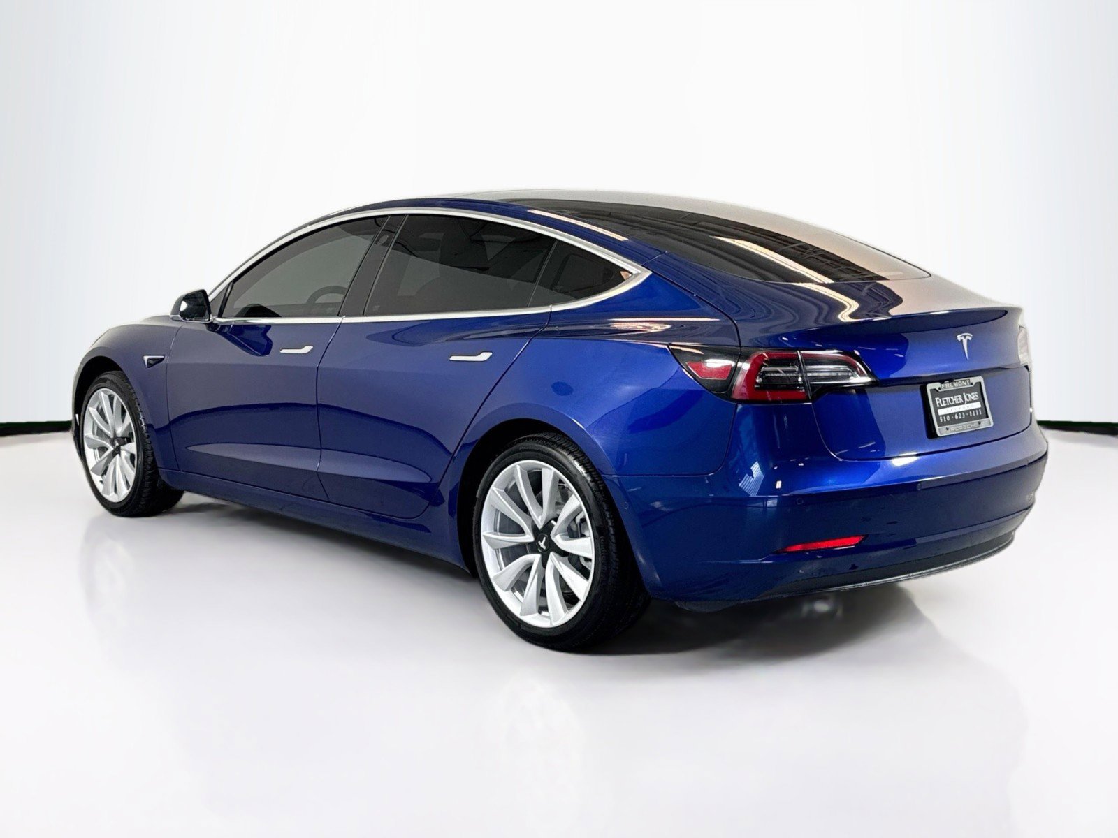 Used 2020 Tesla Model 3 Standard Range image 3