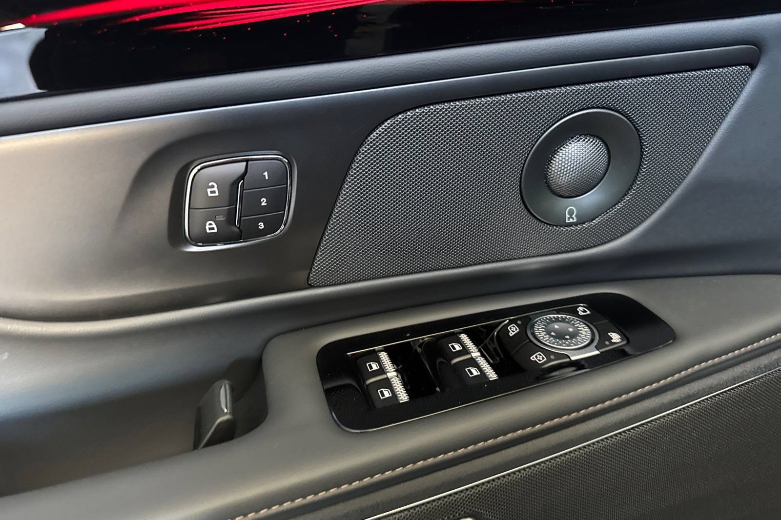 New 2026 Lincoln Nautilus Reserve AWD/4WD image 8