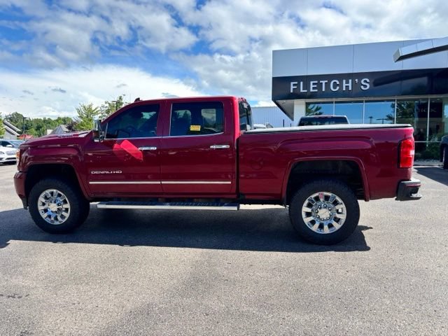 Used 2018 GMC Sierra 2500 Denali w/ Duramax Plus Package AWD/4WD image 9