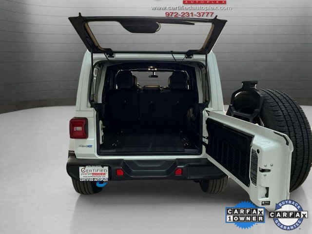 Used 2023 Jeep Wrangler Unlimited Sahara w/ Cold Weather Group image 7