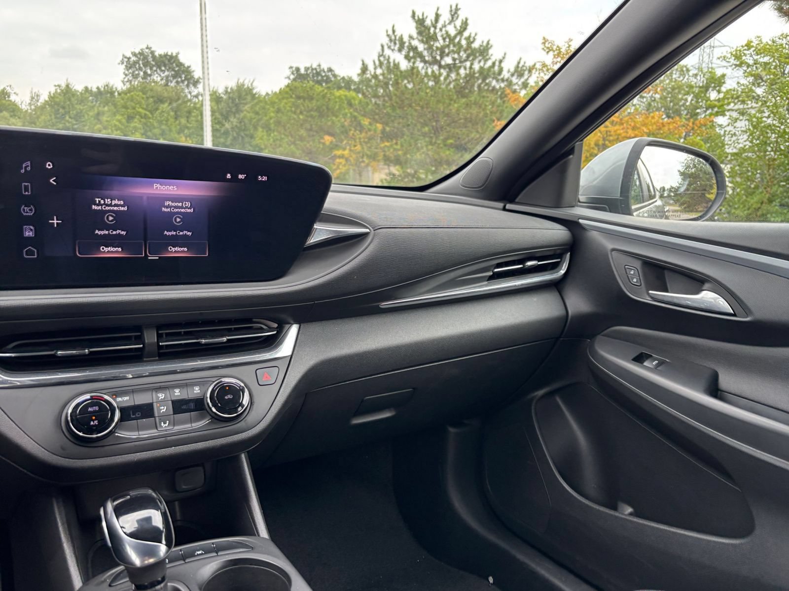 Used 2025 Buick Envista Preferred FWD image 30