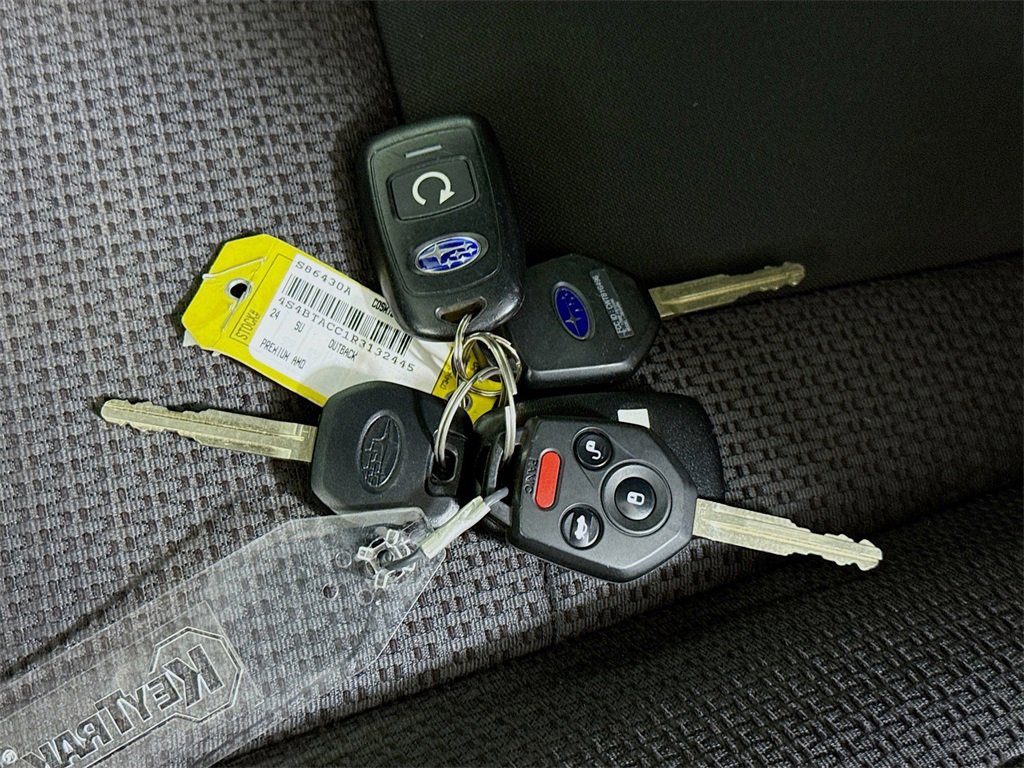 Used 2024 Subaru Outback Premium image 31