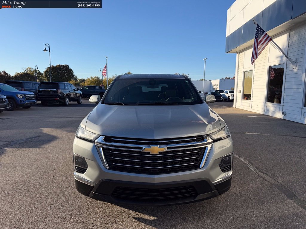 Used 2023 Chevrolet Traverse LT w/ LPO, Floor Liner Package FWD image 2